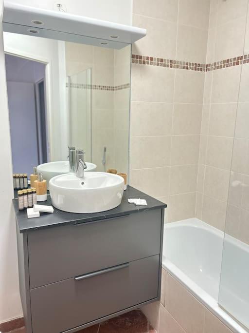 Once Upon A Time - 7Min From Disneyland - Free Private Parking - Self Checkin - Balcony - Barbecue Маньї-ле-Онгр Екстер'єр фото
